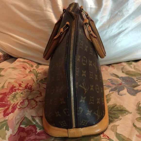 LOUIS VUITTON Alma MM Messenger Top Handle Bag Logo $1810 Authentic Receipt - Picture 9 of 16